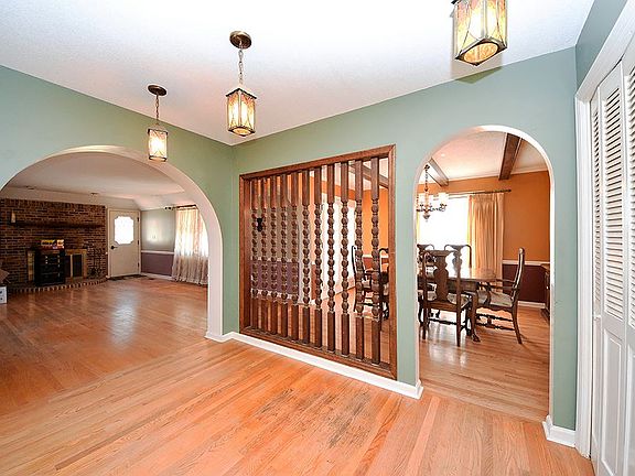 3rd image of 144 Castle Dr NW