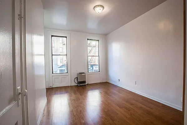 Rented by Nooklyn NYC LLC | media 10