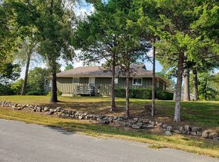 1902 Lakeshore Rd, Bull Shoals, AR 72619