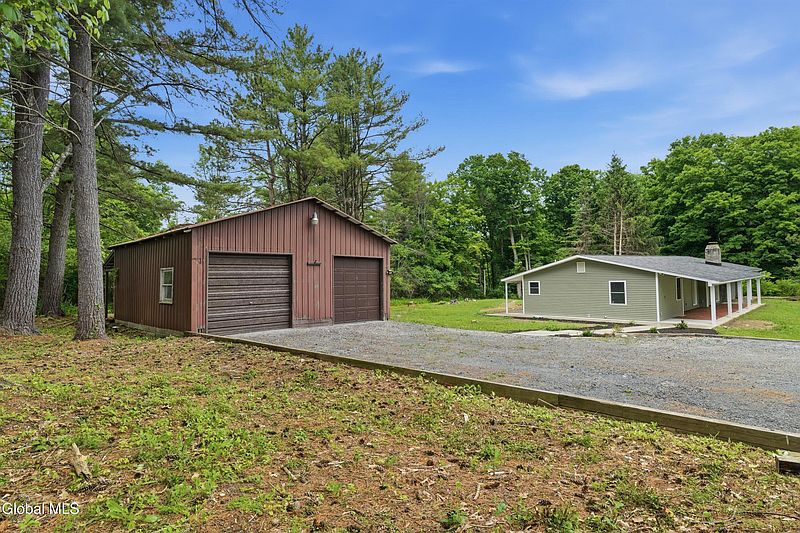 3rd image of 412 Bozenkill Road