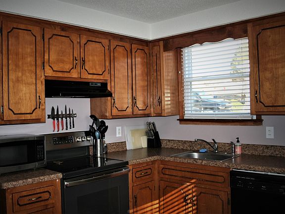 5th image of 2161 Blakemore Dr