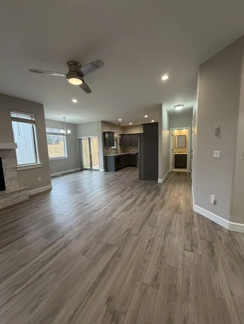 Stunning Modern Townhomes 3 Bed, 2.5 Bath with Garage & Private Yard in Wasilla! — Photo 4