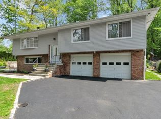 6 Puritan Dr, Scarsdale, NY 10583