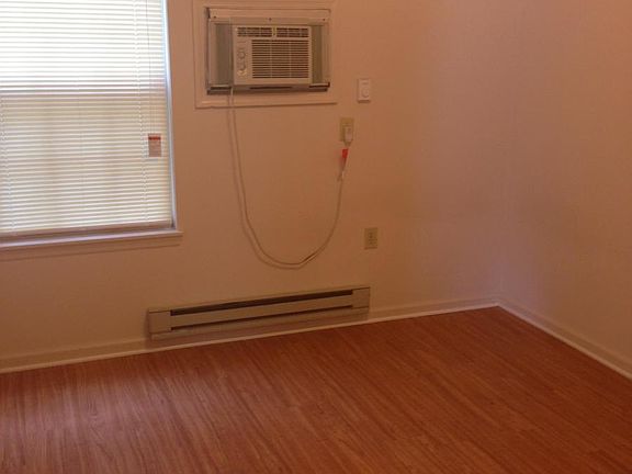 2nd image of 252 Arlington Ave APT 2