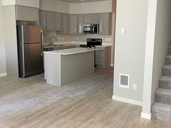 5th image of 3930-3945 Ava Ln #801
