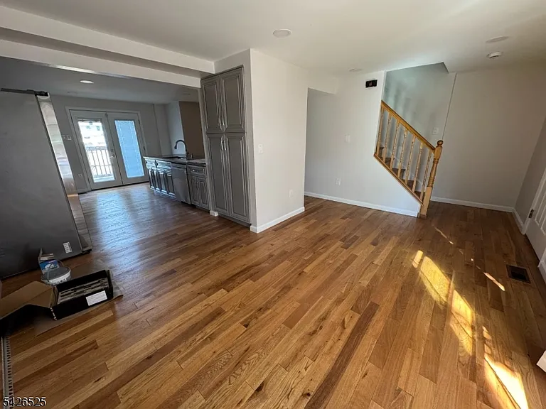 87 Fairview Ave — Photo 8