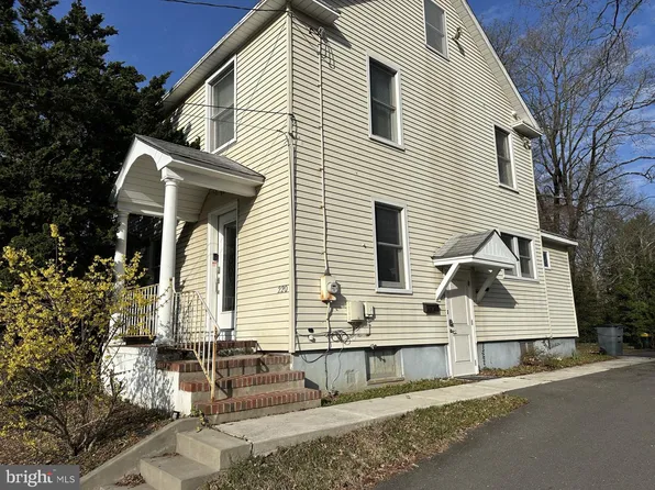 220 Edinburg Rd, Trenton, NJ 08619