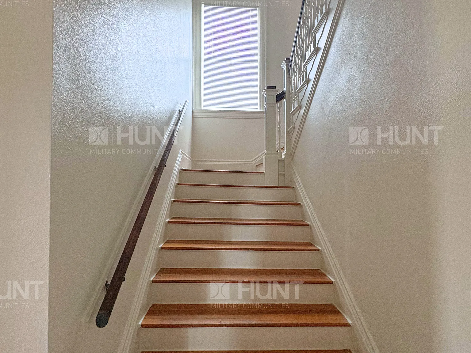 3 bed, 2.5 bath, 3300 sqft, $2,475 — Photo 3