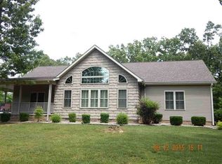 24 Tillett Hill Ln, Benton, KY 42025