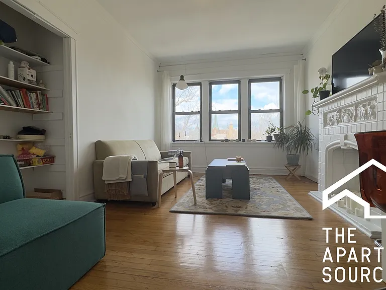 2921 W McLean Ave #2E — Photo 2