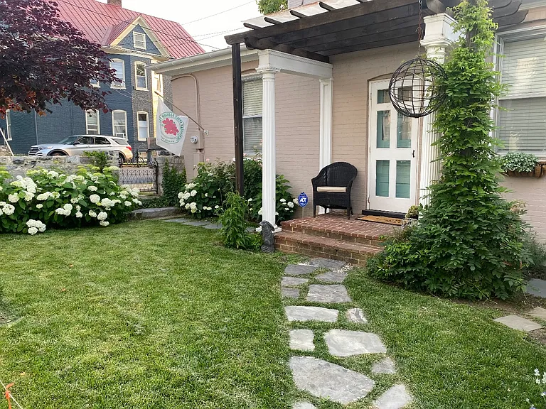 6 E Cecil St — Photo 4