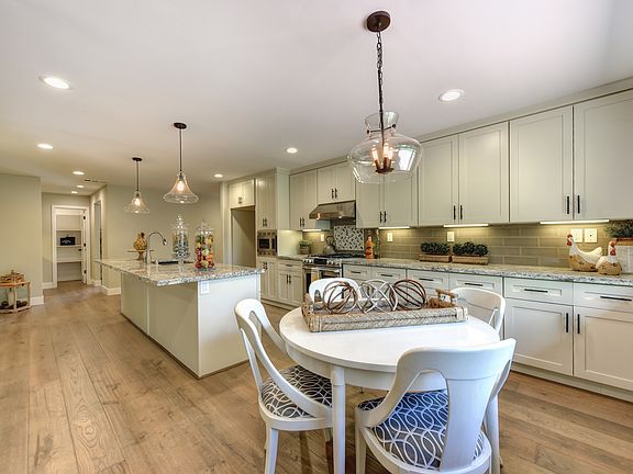 3rd image of 8049 Livorna Way