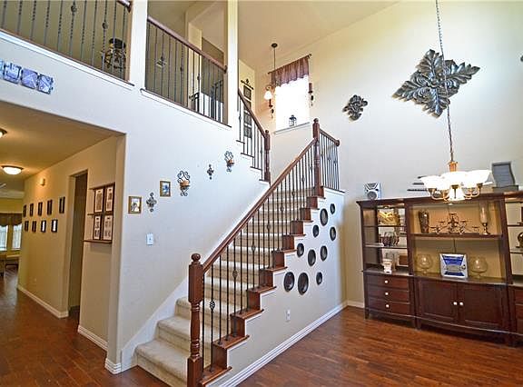 5th image of 5212 Bear Valley Dr