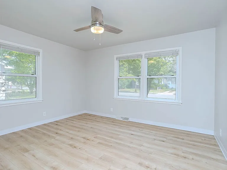 1710 Burek Ave — Photo 19