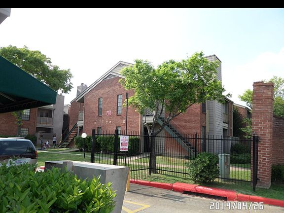 2nd image of 12500 Sandpiper Dr APT 108