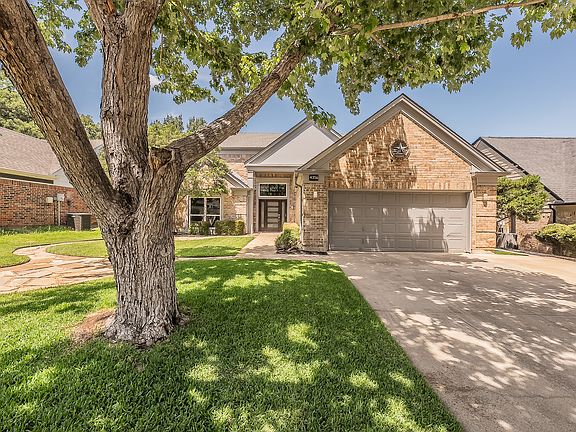3rd image of 4356 Bradford Dr