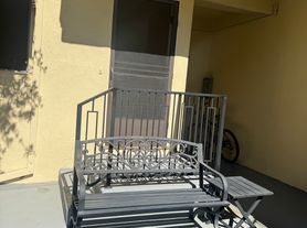 1052 Linden Ave, Glendale, CA