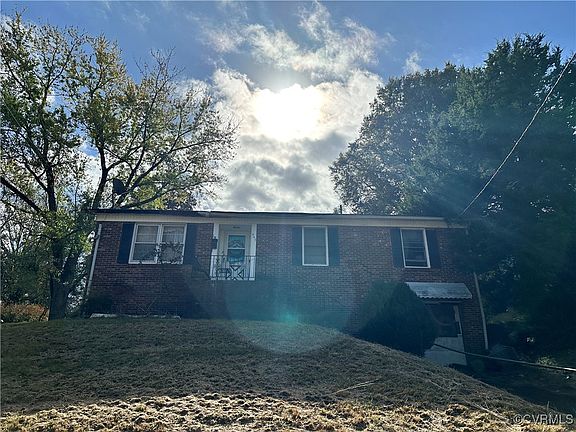 2nd image of 447 Greenwich Cir