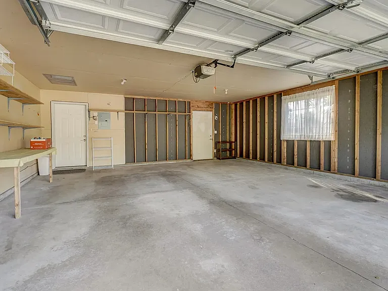 1300 Carriage Dr #A — Photo 37