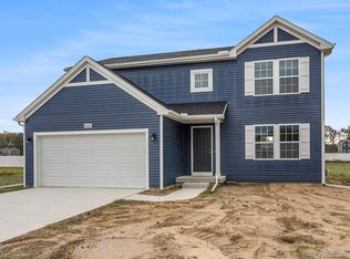 8127 Moonlight Creek Ln, Fowlerville, MI 48836