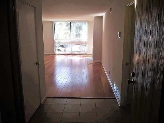 5th image of 1414 Greenfield Ave APT 106