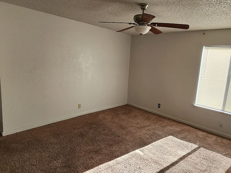 Elm Tree Estates Apartments — Photo 13