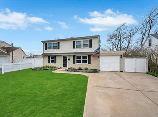 5 Croyden Dr, Massapequa, NY