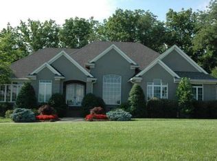 17630 Fisherville Woods Dr, Fisherville, KY 40023