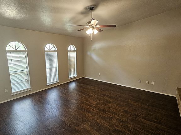 3rd image of 22903 Millgate Dr