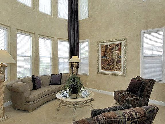 4th image of 615 Stevens Ct