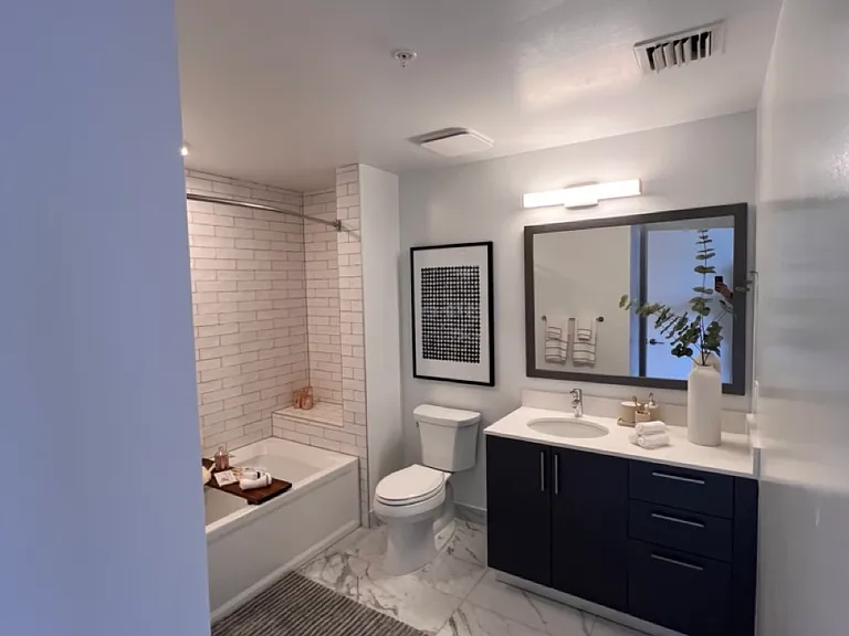 18405 W Dixie Hwy — Photo 12