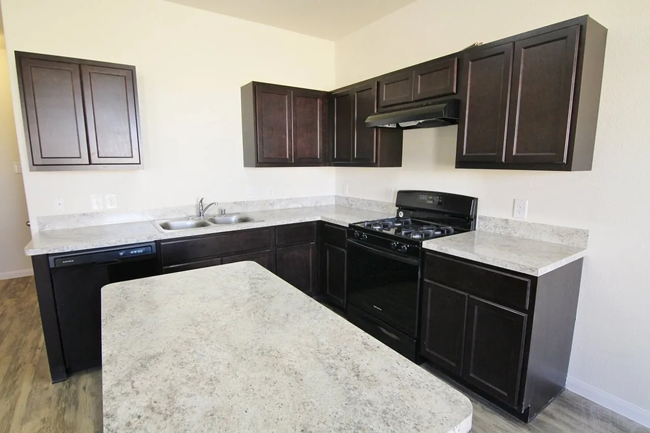 Brenwood Manor — Photo 2