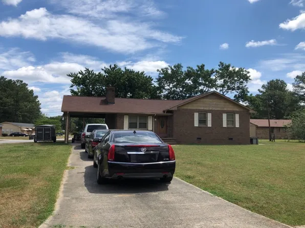 101 Pickwick Ct, Rocky Mount, NC 27801