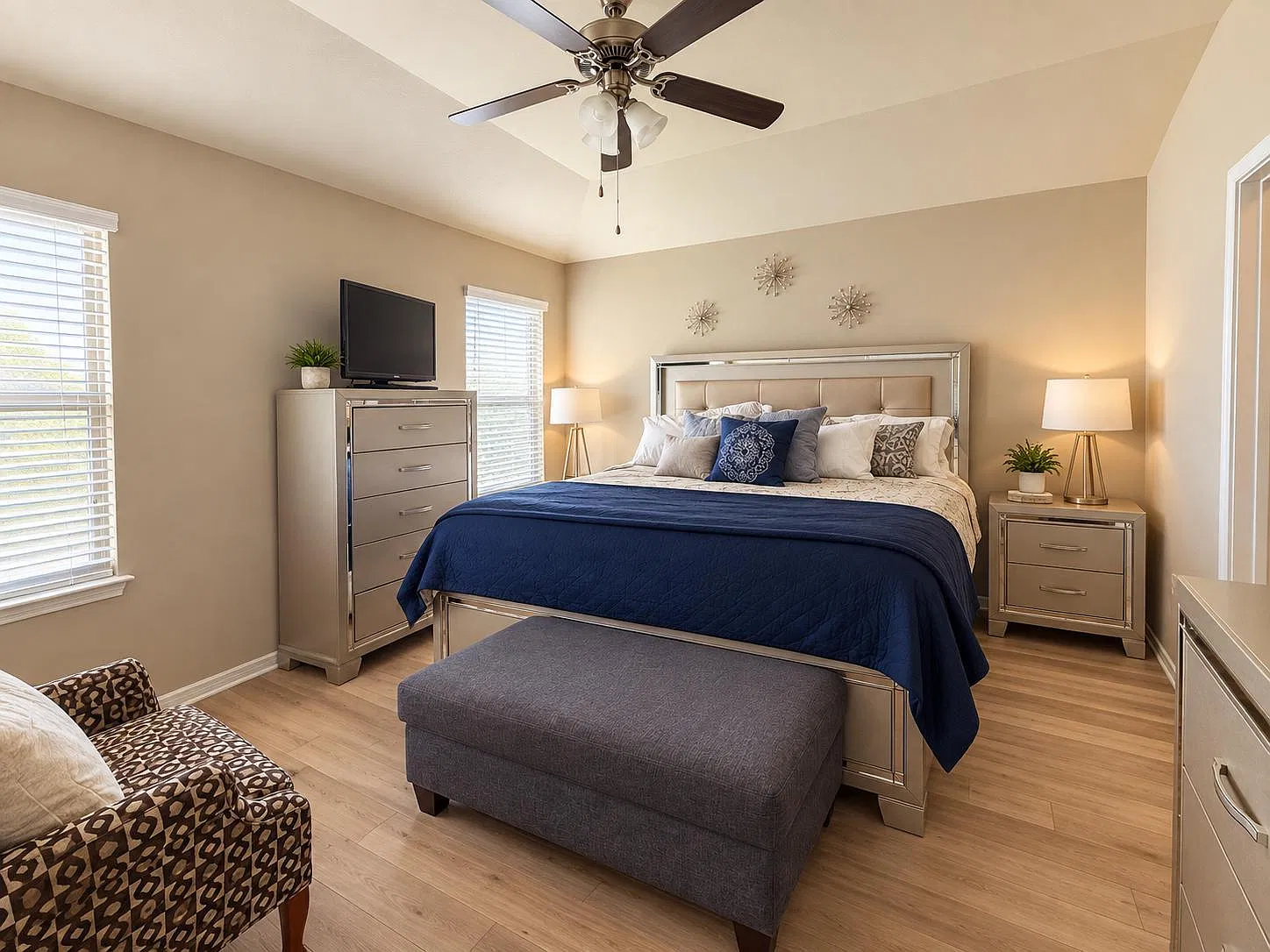 3 bed, 2.0 bath, 1520 sqft, $2,200 — Photo 3