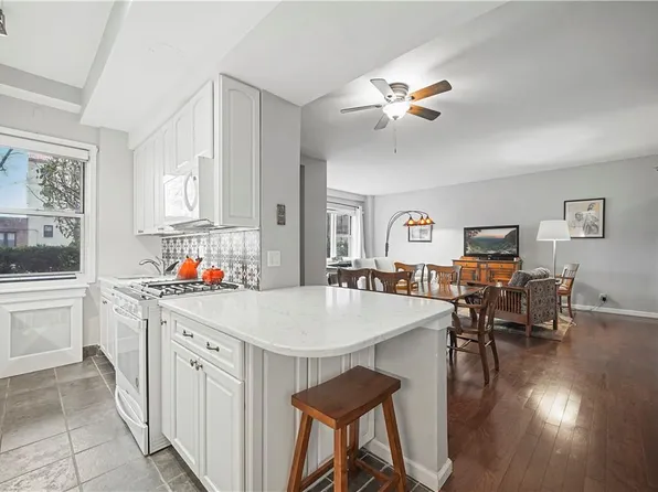 1 Washington Square #C, Larchmont, NY 10538