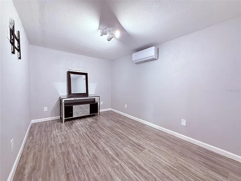 4514 W Fern St — Photo 8