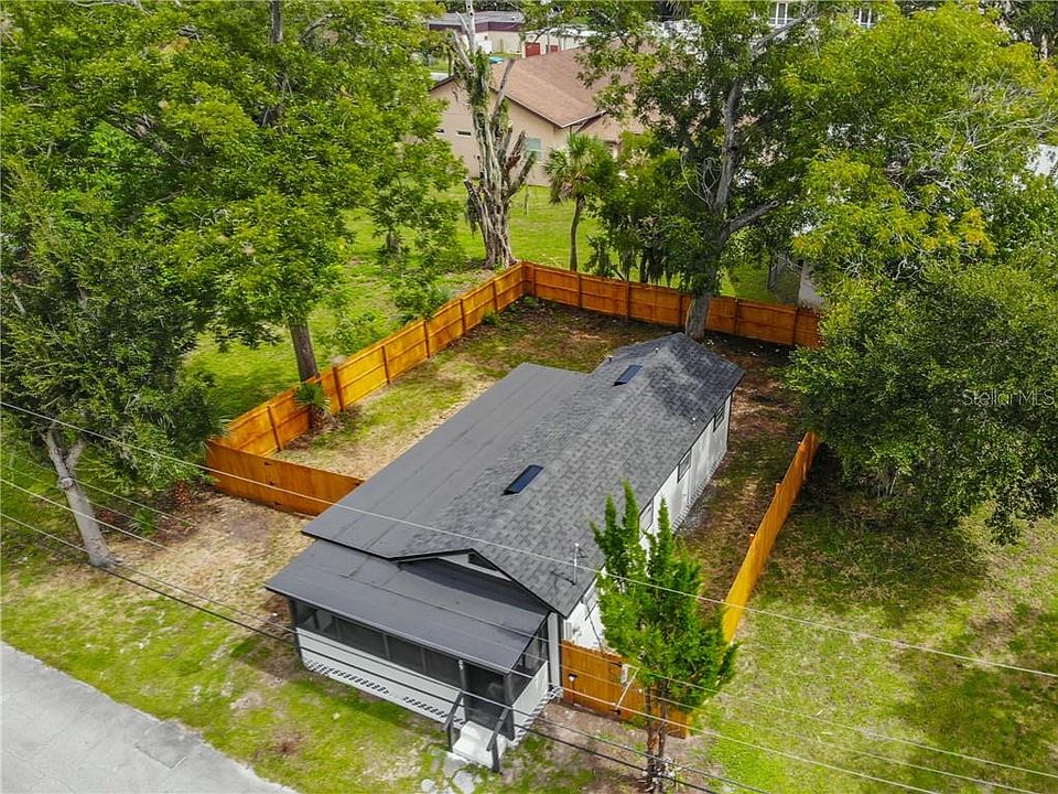 1st image of 409 McGee St