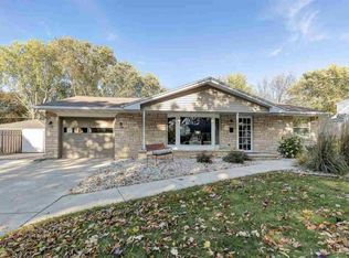 807 Bomier St, De Pere, WI 54115