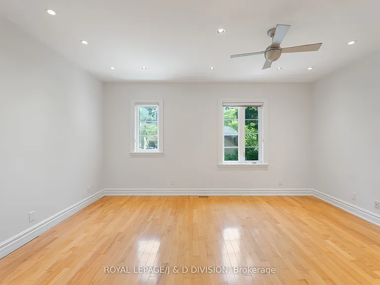 6 Huntley St — Photo 30