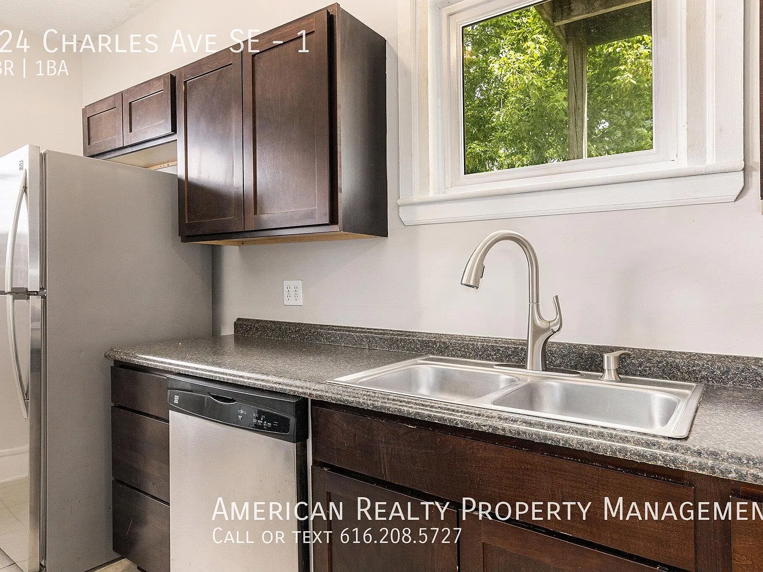 324 Charles Ave SE — Photo 4