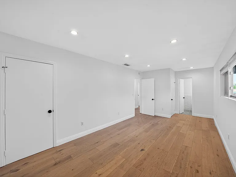 652 Vernon Ave #2 — Photo 21
