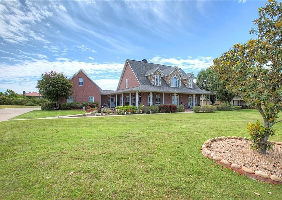 1st image of 217 Crystal Ct
