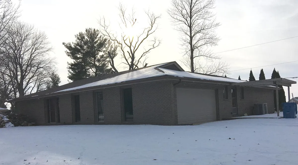 3201 S Prospect Ave photo 1
