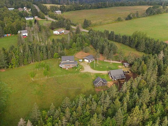 2nd image of 415 Green Rd