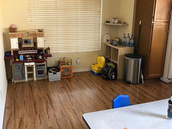 4th image of 1633 E Lakeside Dr Unit 50