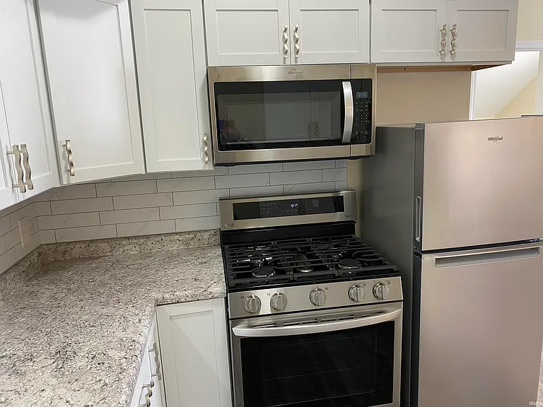 1220 S Curry Pike #B — Photo 5