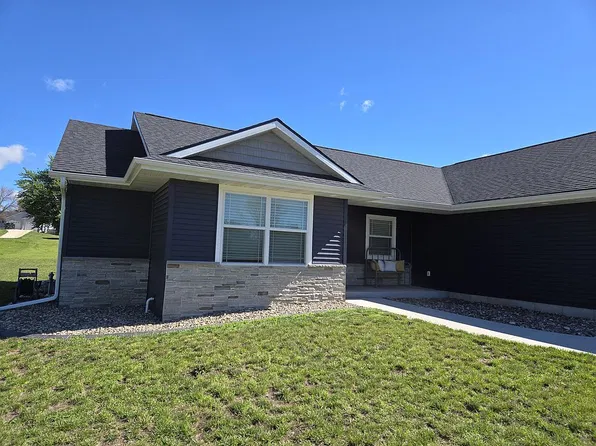 700 Lexington St, Delhi, IA 52223