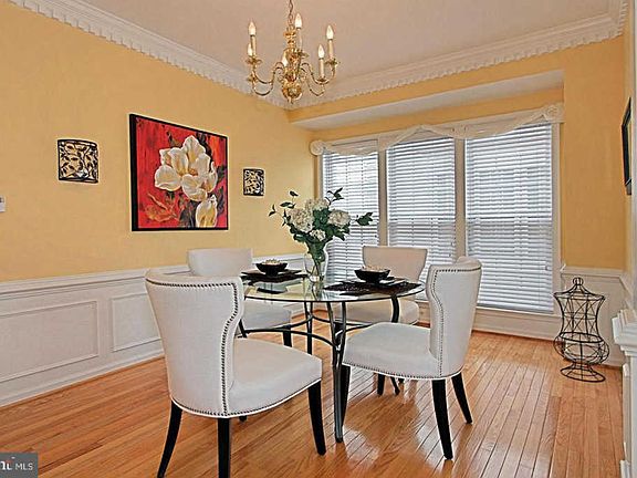 3rd image of 4624 Latrobe Pl