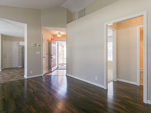 3rd image of 713 Wayside Ct