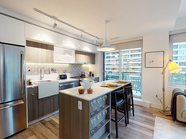 50 High Park Ave — Photo 21